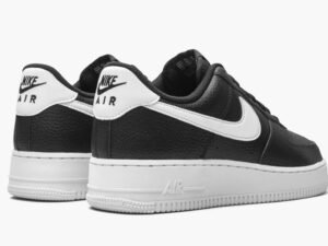 Nike Air Force 1 07 Black White