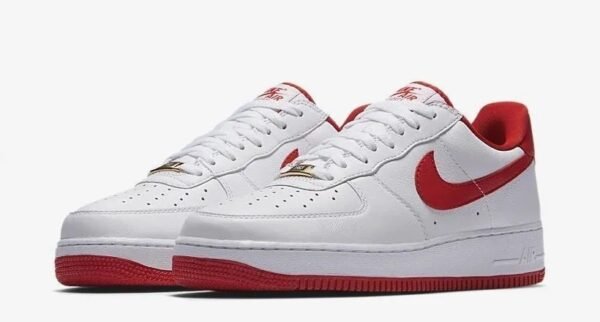 Nike Air Force Low Blancas Logo y Suela Rojas - Imagen 3