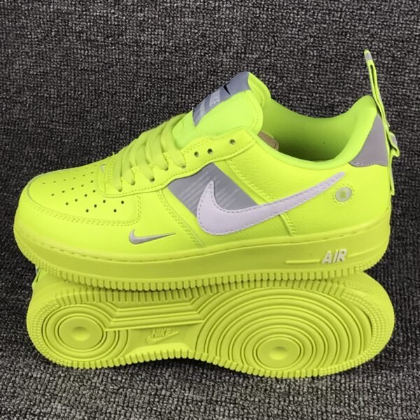 Nike Air Force 1 07 Lv8 utility Amarillas - Imagen 2