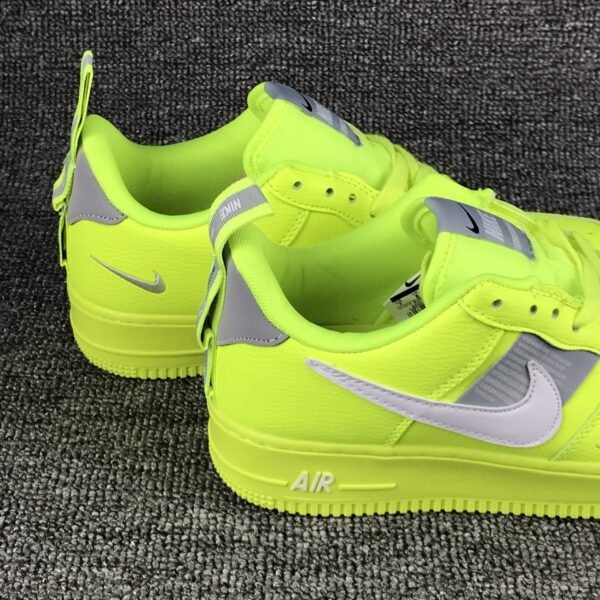 Nike Air Force 1 07 Lv8 utility Amarillas - Imagen 3