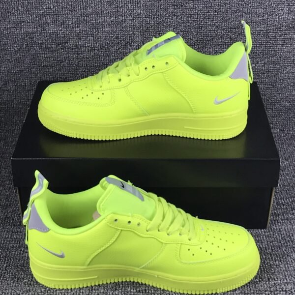Nike Air Force 1 07 Lv8 utility Amarillas - Imagen 4