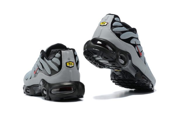 Nike Air Max Plus TN 21 Grey Red Logo - Imagen 5
