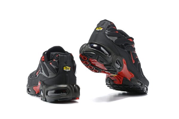 Nike Air Max Plus TN WMNS Black Red - Imagen 4