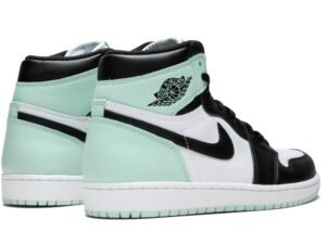 Nike Air Jordan 1 Retro Igloo
