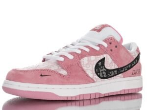 Nike SB Dunk Dior Pink