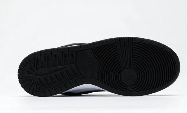 Nike SB Dunk Low Black White - Imagen 4