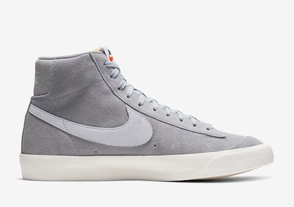 Nike Blazer Mid 77 Suede Platino - Imagen 2