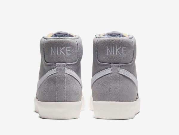 Nike Blazer Mid 77 Suede Platino - Imagen 4