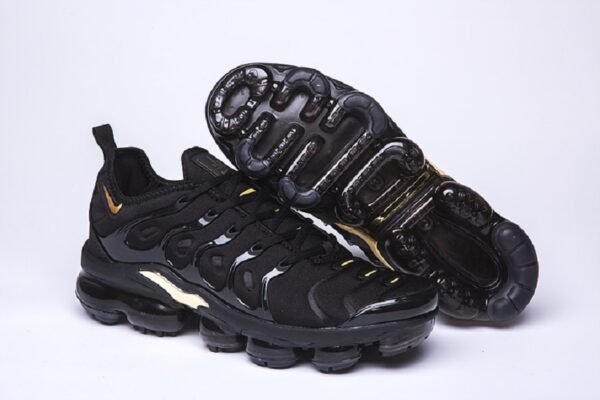 Nike Air Vapormax Plus Tn Black Gold - Imagen 3