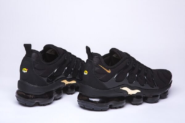 Nike Air Vapormax Plus Tn Black Gold - Imagen 2