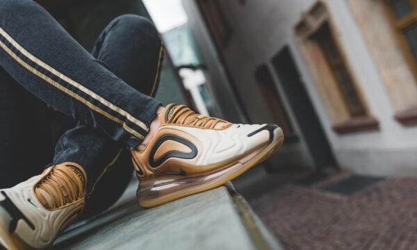 Nike Air Max 720 Carbon Gray - Imagen 5