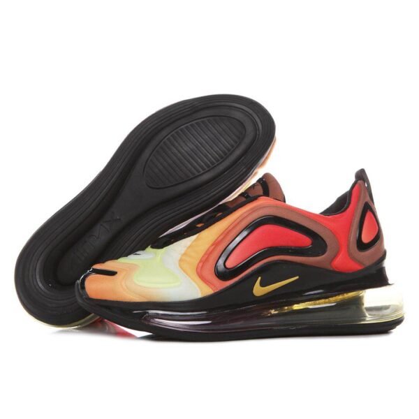 NIKE AIR MAX 720 DORADAS - Imagen 4
