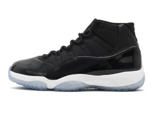 Nike Air Jordan 11 Negras (suela azul)