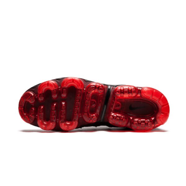 Nike Air Vapormax Plus Grises Rojas - Imagen 5