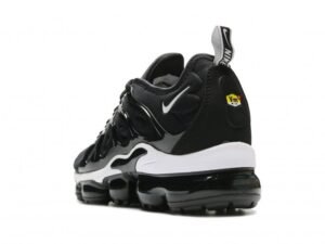 Nike Air Vapormax Plus Negras Blancas