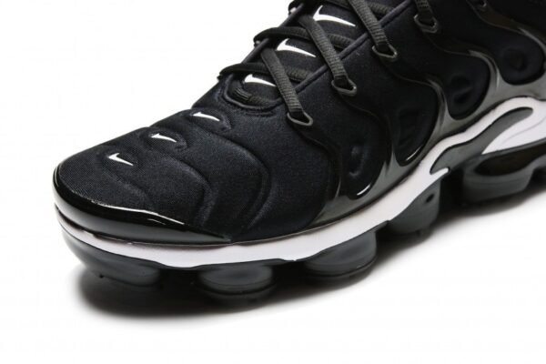 Nike Air Vapormax Plus Negras Blancas - Imagen 4